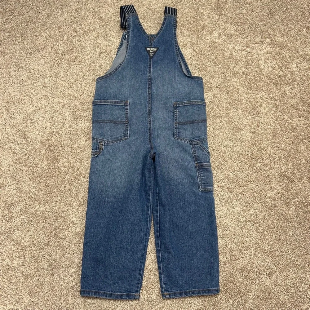 Oshkosh B'Gosh Denim Overalls Size Toddler 5T Adjustable Straps Unisex Boys Girl